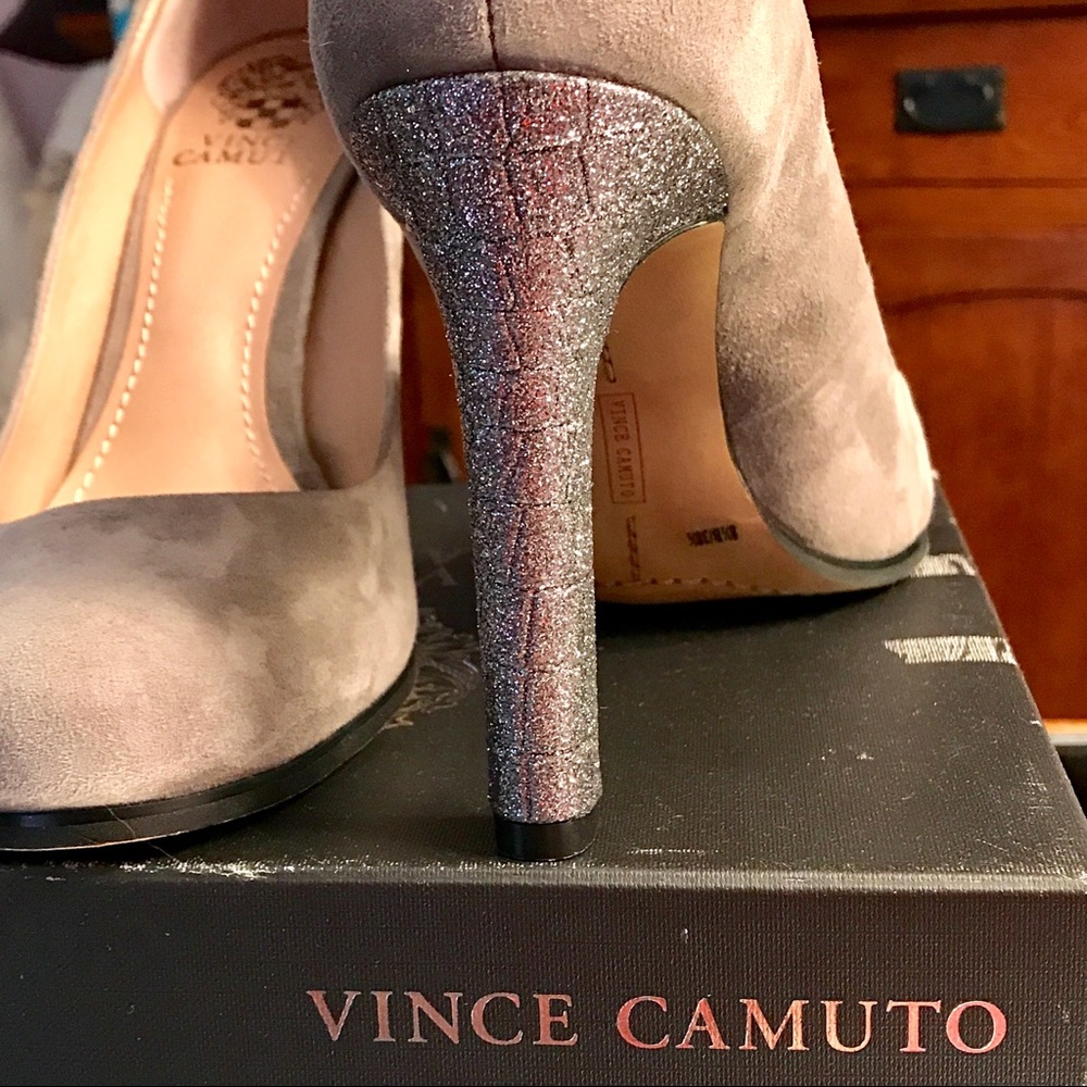 (SOLD)  Vince Camuto 4” 8+1/2 Grey Suede w/ Box - Picture 7 of 11